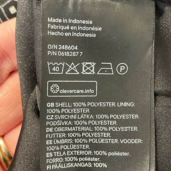 H&M - Size 14 Rayon dress in classic pattern and flattering cut. - Picture 6 of 7